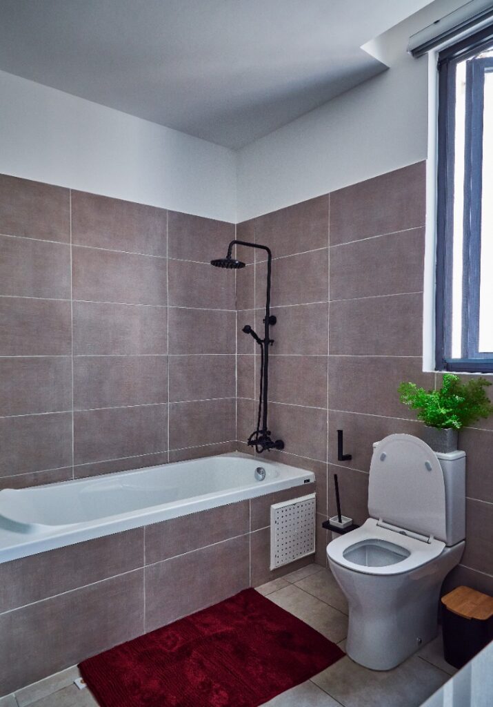 b27faa4d-7e35-4c75-bd01-d8ec1e2f00be